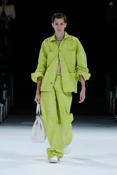 Look 24